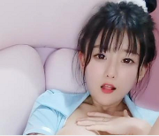 极品尤物一线天《软软小湿妹》私拍自拍直播回放合集