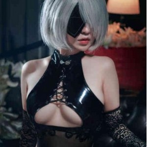 微博女神《半半子》柴郡真空cos