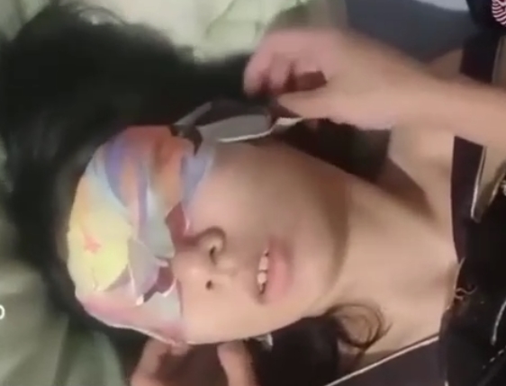 真实迷玩灌醉可爱妹子带回家+