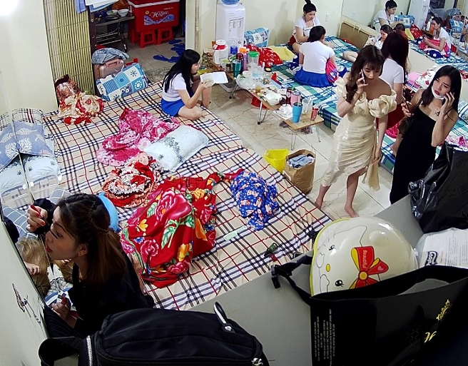 高端会所女生宿舍大长腿各种私密作息+