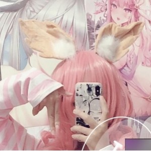 妹子《小鹿酱》作品一部