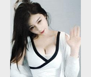 超高颜值完美身材电竞网红女神『小小奶琦』为什么下水了？