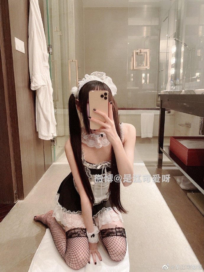 微博推特可盐可甜极具反差萌大网红博主美少女（是江可爱呀）私拍社保合集