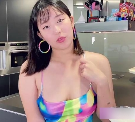 1.奇妙独家：独家奇妙产品2.留学生：留学生必备商品3.欧祖儿：欧祖儿品牌商品4.高跟鞋：时尚高跟鞋推荐5.长裙：优雅长裙选购6.厨房：实用厨房用品推荐7.男同学：男同学专属商品推荐8.激烈战斗：激烈战斗装备推荐