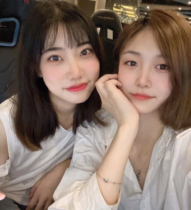 富家千金前任曝光的互动生活照展示