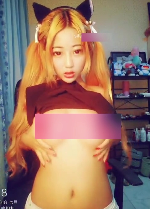 限时特惠颜值爆表的小浪货,3四人游高清享受,快手岩岩妹妹带给你306M的精神奇妙!