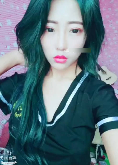 限时特惠颜值爆表的小浪货,3四人游高清享受,快手岩岩妹妹带给你306M的精神奇妙!