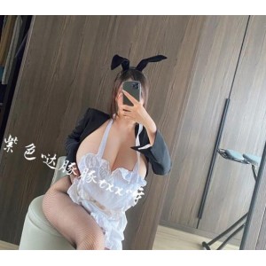 虎牙超高人气美人童小芯紫色哒豚豚最新写真视频图散播稀缺合集