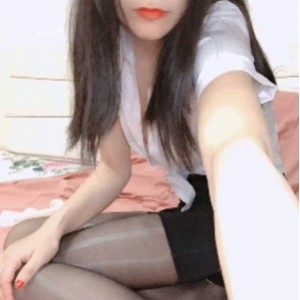 主播易直播女神哆哆[16V/2.45G]百度云喜欢就发一点币