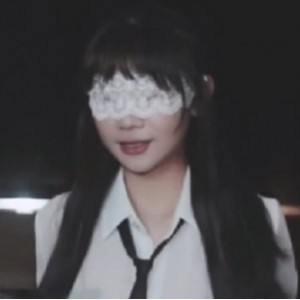 漂亮馒头美眉DemiFairyTW自行打包的棒子视频，高清画质，1小时500兆，可通过百度盘下载。