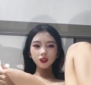 自行打包百度盘女大学生周七七最新合集5V5.70G，解压提示详解