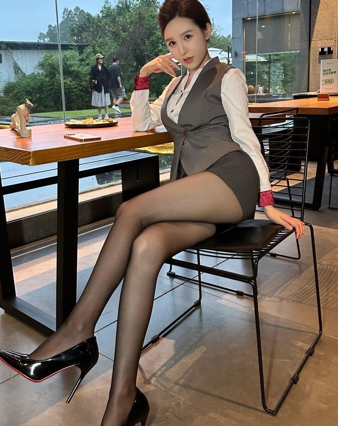 转载抖音大网红岚岚微密高能定制合集23V434MB，精彩瞬间尽在百度盘