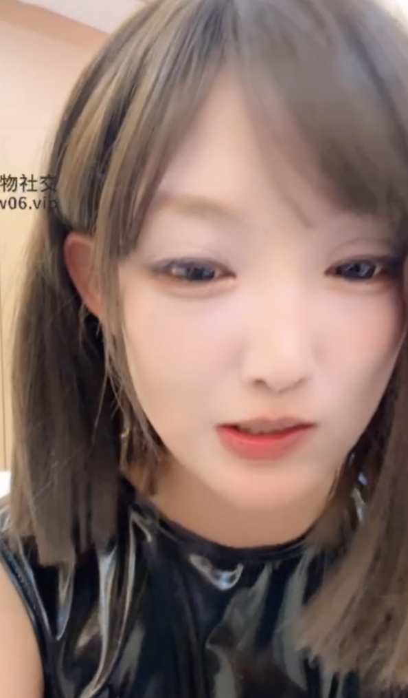 直播百度盘新鲜原版aiu酒店偷吃前男友1V600M