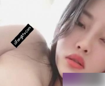 斗鱼超美女神DD神豪私人定制作品合集32V1.36G，犀利眼神与自信魅力