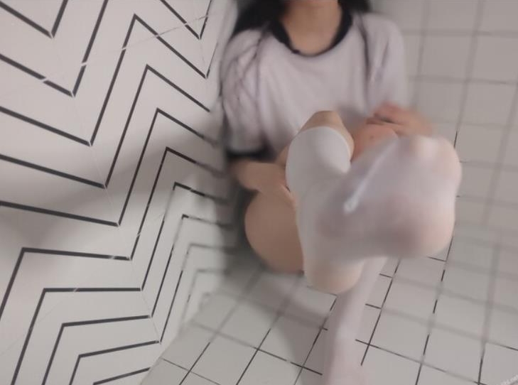 优质罗莉某推粉嫩美足浮力姬最新合集22V8G，火爆绝色娇艳妹子