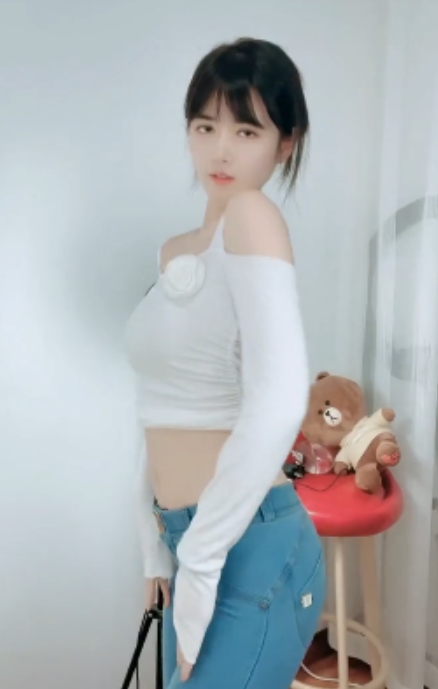 韩小饭快手热舞合集2部1.69G太诱人了