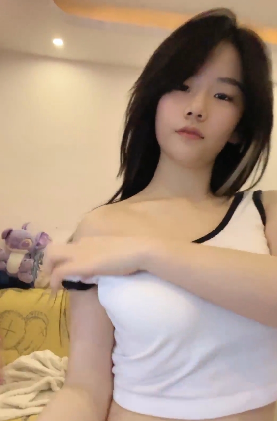 热舞福利琪琪半糖定制50部合集5.1G清纯诱惑