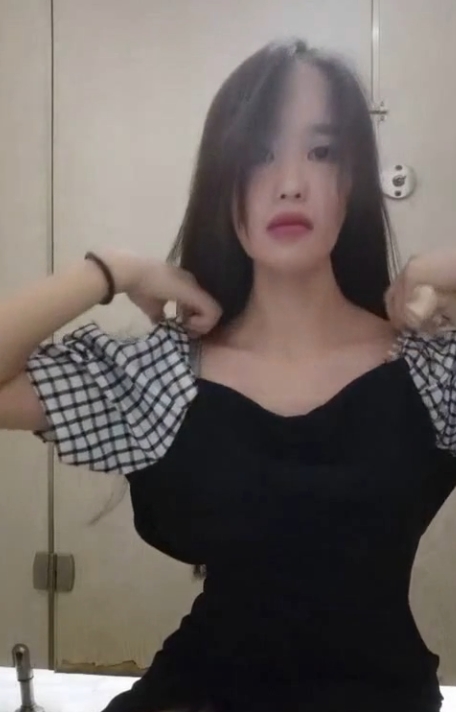 雪儿合集65部厕所热舞15.6G推特劲爆