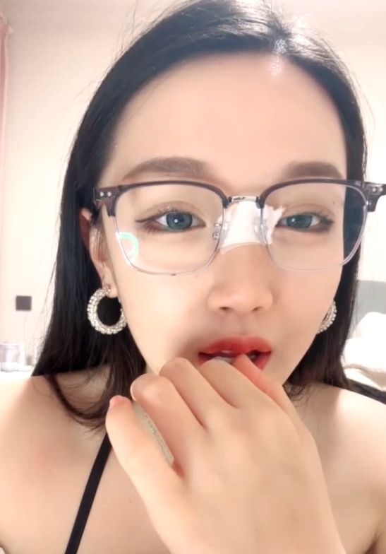 眼镜萌妹叭嗦私房合集57部48.6G