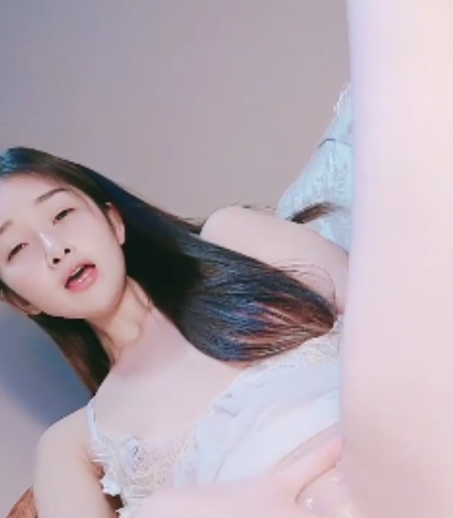 百度依依高颜值美少女合集79部48.6G，镜头前放得开身材销魂声音黏糊