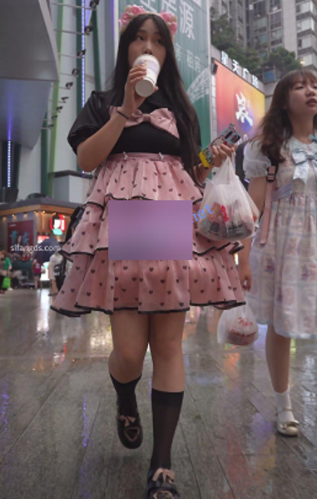 小街抄底粉LO妹实拍集526MB神秘视角