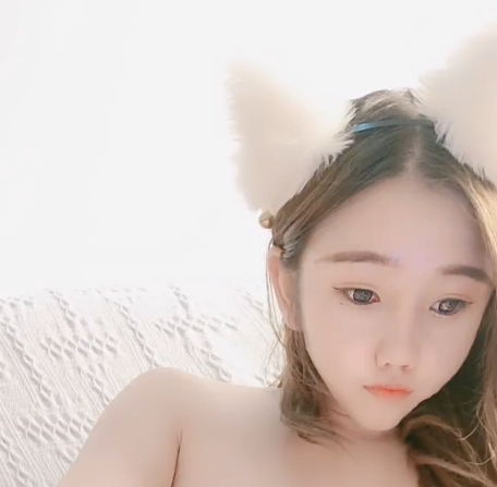 微博小耳朵呀湿身浴室视频14V16.7G美臀扭动