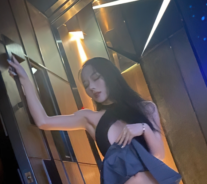 佳多饱双面生活实录10.7G清纯反差珍藏版