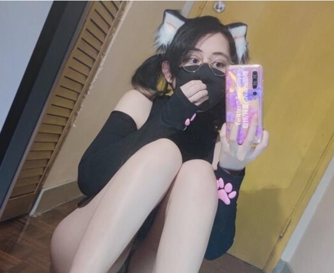 推特奶咪黑丝反差视频88部50G辣到冒汗