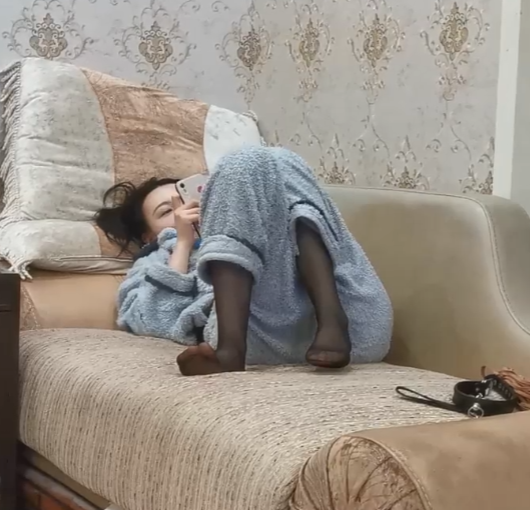 推特LinLin指教实录142部97G窒息玩法