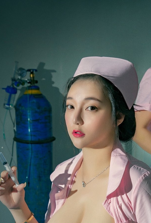 网红陈陈蜜桃作品61部500MBH罩杯绝了