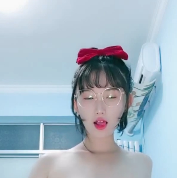 小九玥抖音服装给力佳作合集5部4.4G太撩人