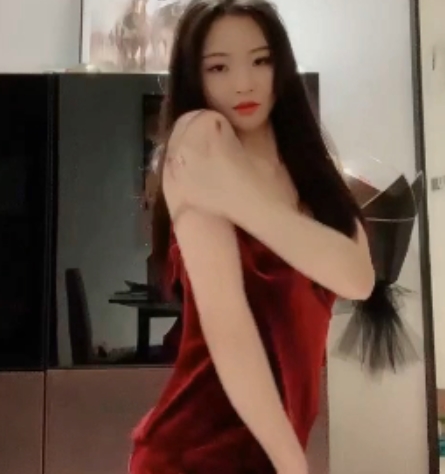 花椒直播九九热舞4V大泄露532M太清纯了