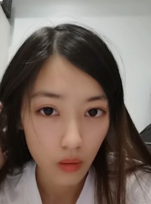 推特蜜桃睡不醒热舞绝版25部20G葫芦身段