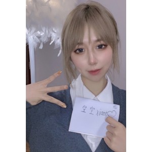 静香举牌福利合集56.5MB推特早期青涩诱人