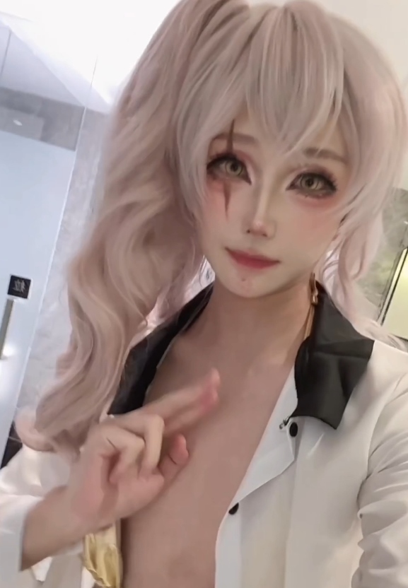 婉莹大王万圣节小恶魔伪娘热舞1V546MB推特太烧了