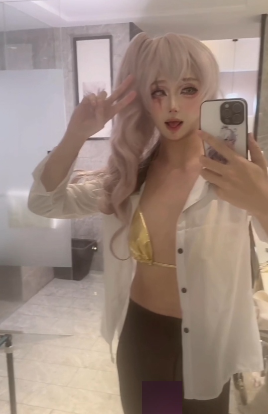 婉莹大王万圣节小恶魔伪娘热舞1V546MB推特太烧了