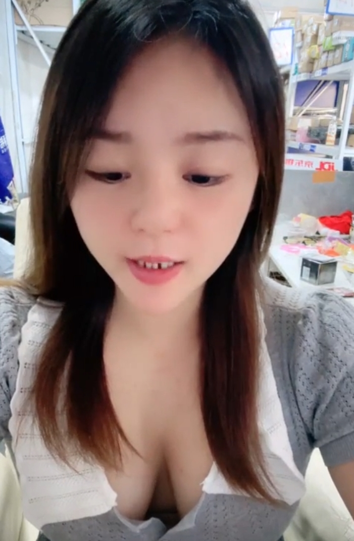 快递小妹大灯合集114部127.8G蜜桃臀太顶了