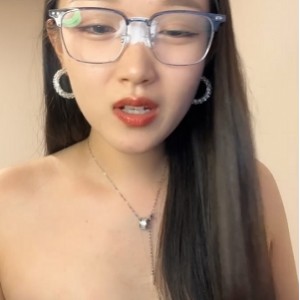 某站眼镜御姐叭嗦优质视频57部48.6G