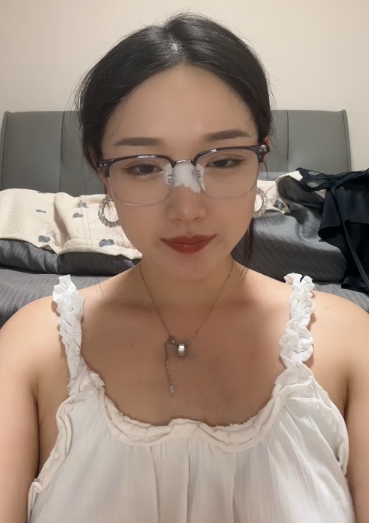 某站眼镜御姐叭嗦优质视频57部48.6G