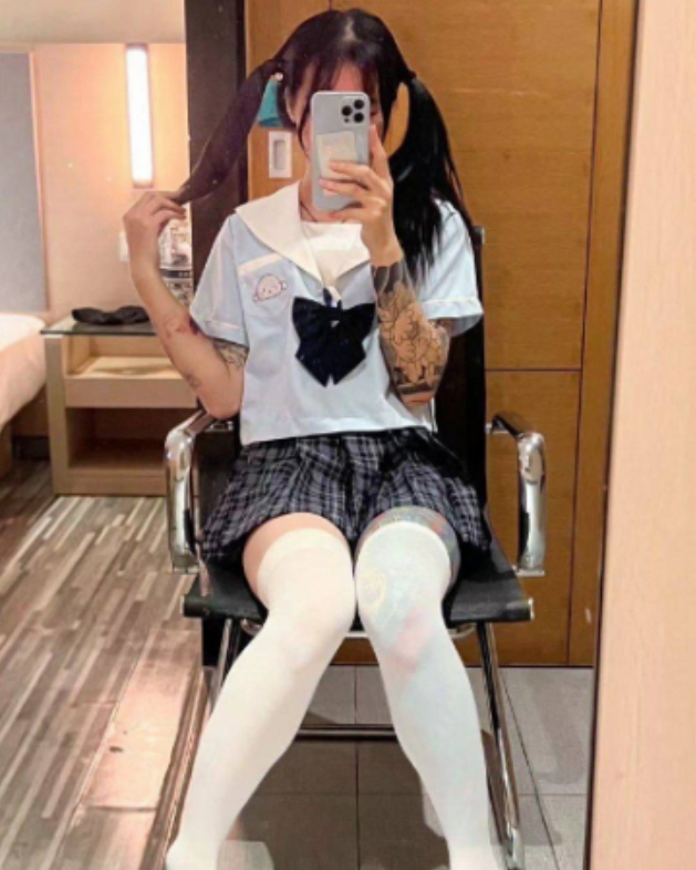 青春开放反差女推特私密拍116部2.6G巨顶