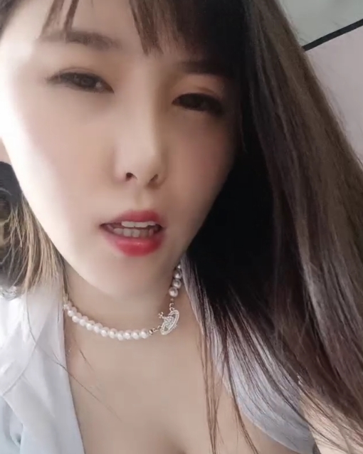 小羊超大罩杯私拍视频合集66部9.8G白嫩惊人