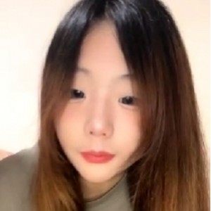 631M紧致某处私拍展示嫩妹妹太水灵