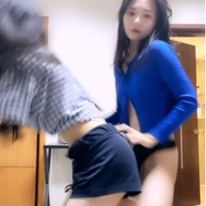 出租房姐妹花给力热舞定制视频8部1.23G身材太顶了