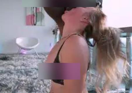 少妇AlexandraQos8部原档合集23.8GOnlyFans真会舔